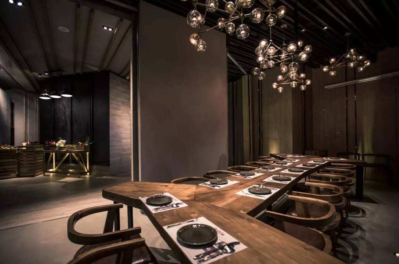秀峰深圳餐饮空间设计不仅要设计得好，更要能实现有效落地！